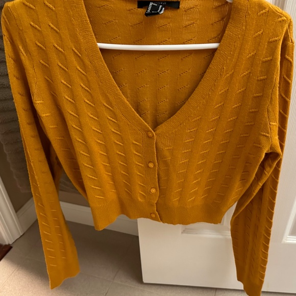 Forever 21 Cropped Ladies Long Sleeved Sweater Size M - Picture 4 of 9